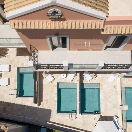 Onore Luxury Apartment Kato Korakiana